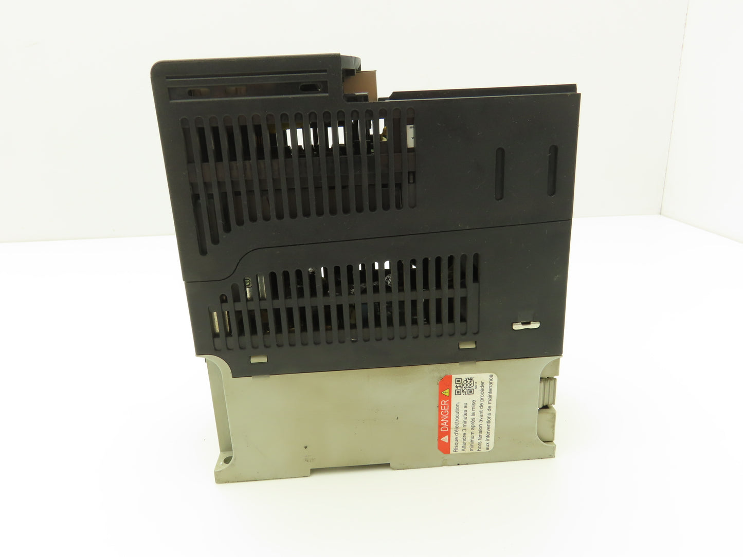 Allen Bradley 25B-D2P3N104 PowerFlex 525 VFD AC Drive 1Hp 480V 3Ph No Cover