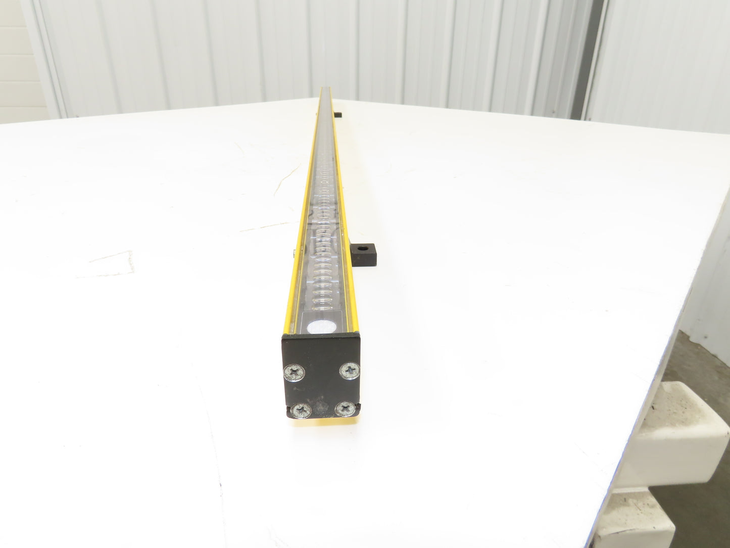 A-B 445L-R4S1200YD Guardshield Light Curtain Safe4 Receiver Parts Only 1200mm