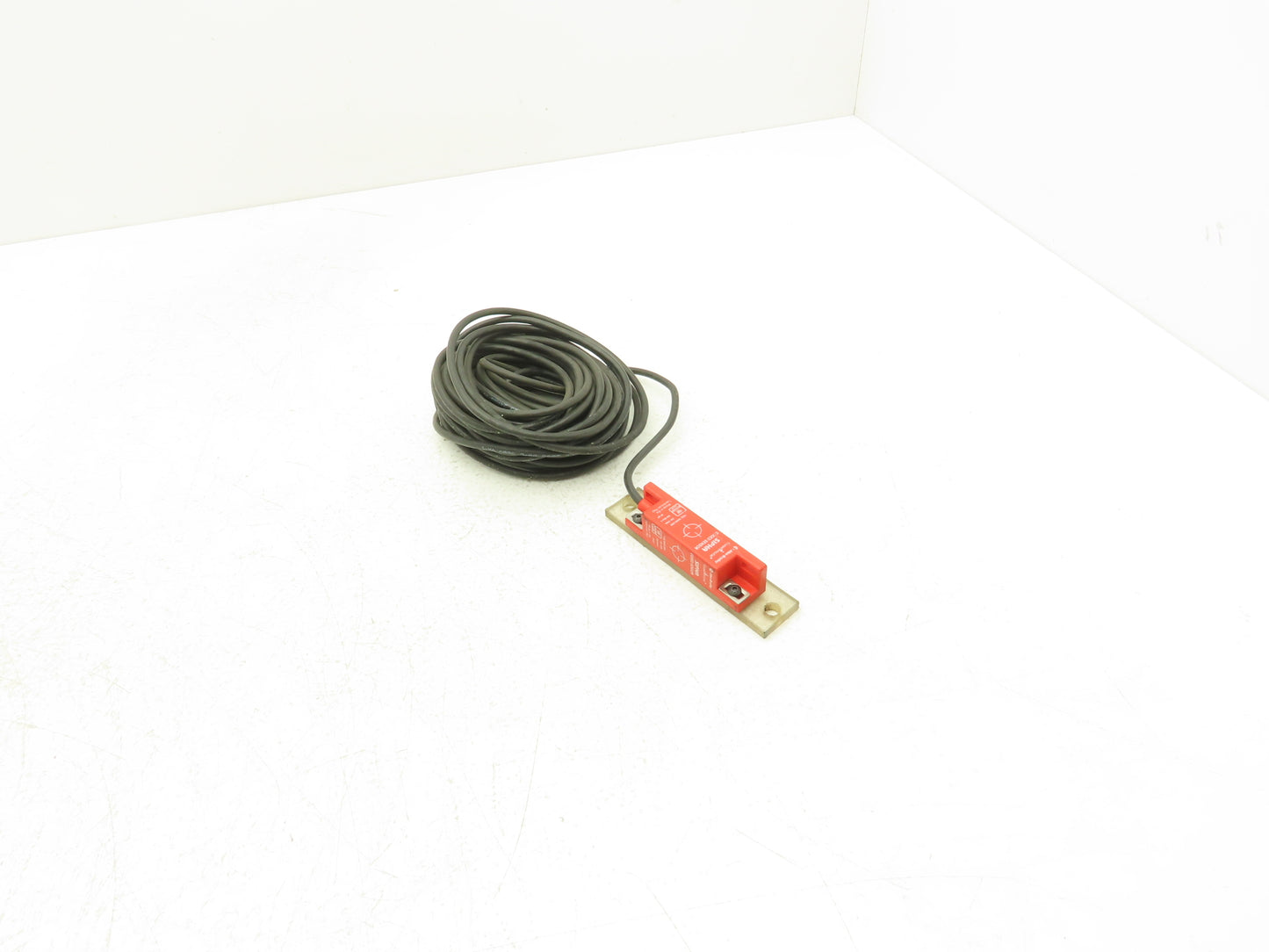 Allen Bradley 440N-S32039 B SIPHA Guardmaster Safety Interlock Switch Sensor