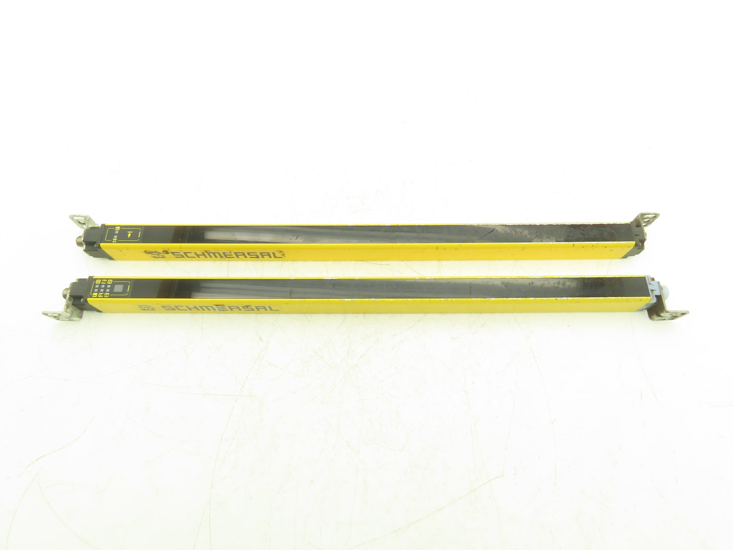 Schmersal SLC440-ER-0490-14-01 Safety Light Curtain Transmitter/Receiver - READ