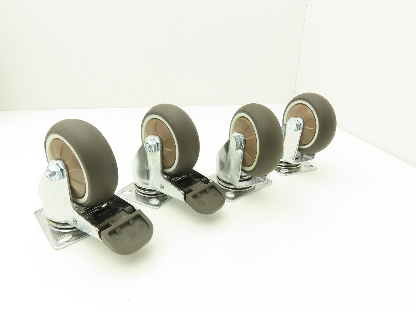 Nefish X003USEVS7 3" Rubber Swivel Caster Set of 4