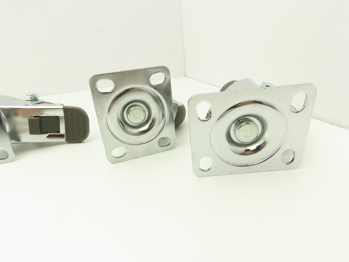Nefish X003USEVS7 3" Rubber Swivel Caster Set of 4