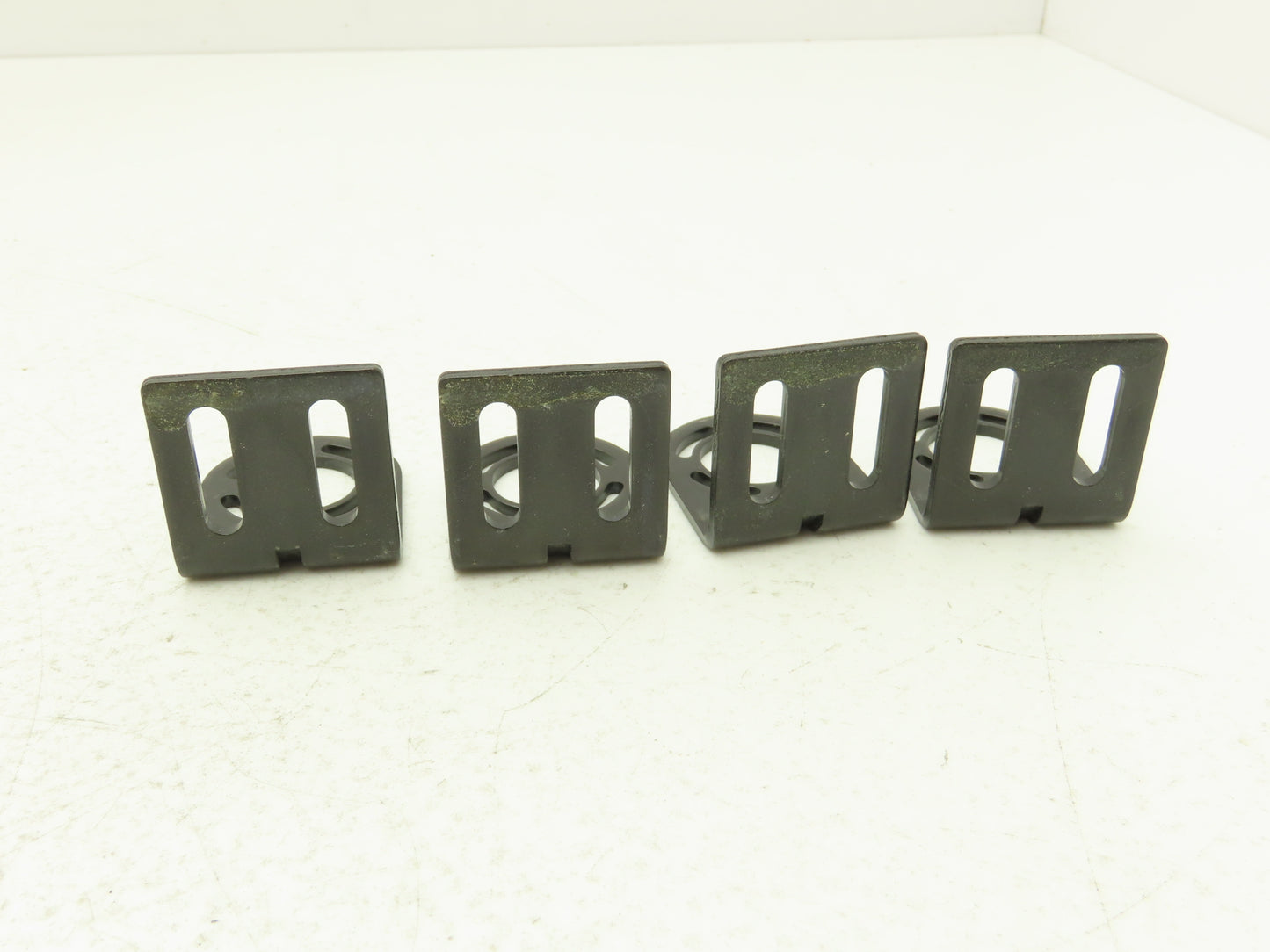 Allen Bradley 440L-AF6101 Light Curtain L Shaped Mounting Bracket  Set of 4