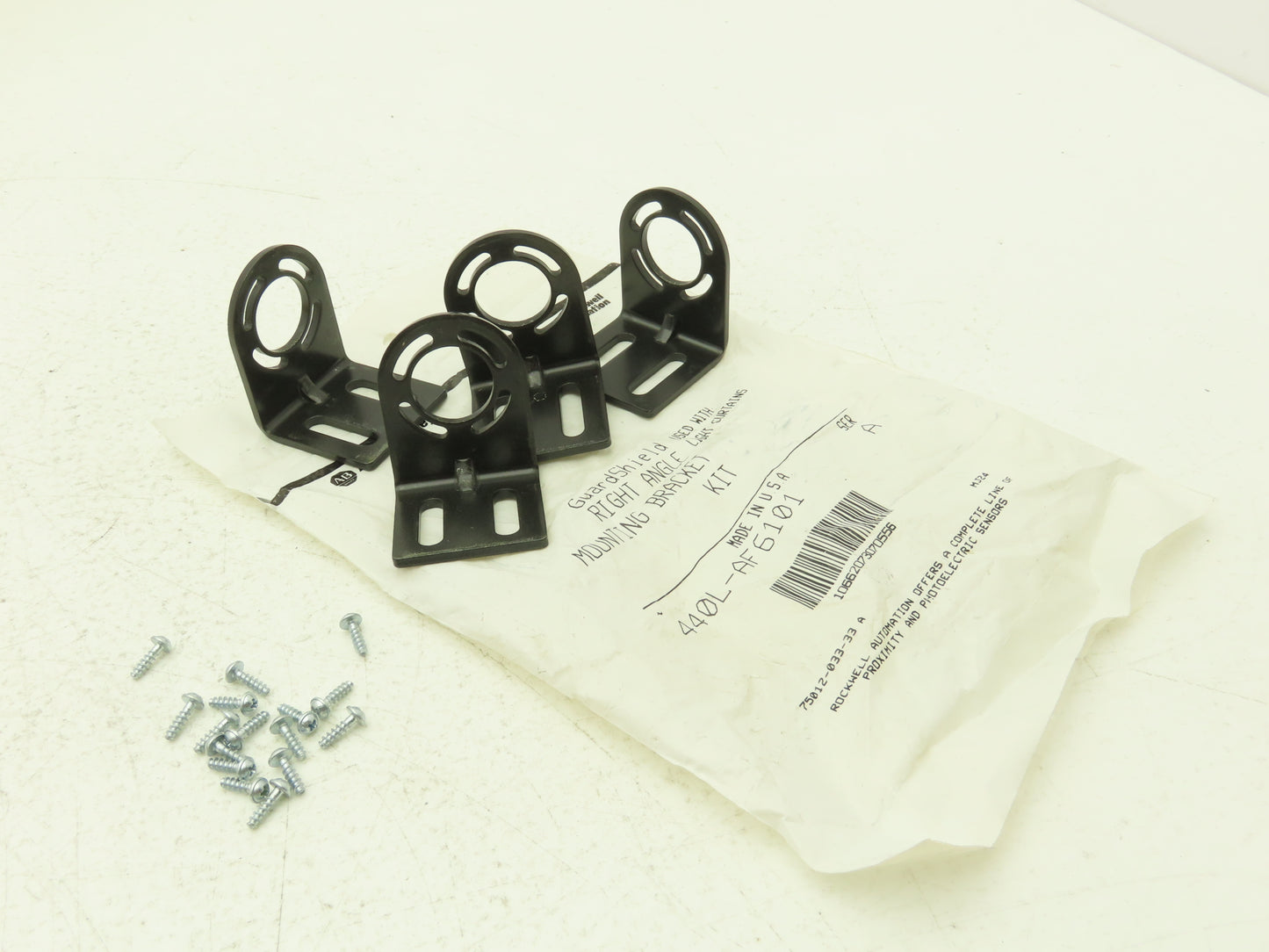 Allen Bradley 440L-AF6101 Light Curtain L Shaped Mounting Bracket  Set of 4