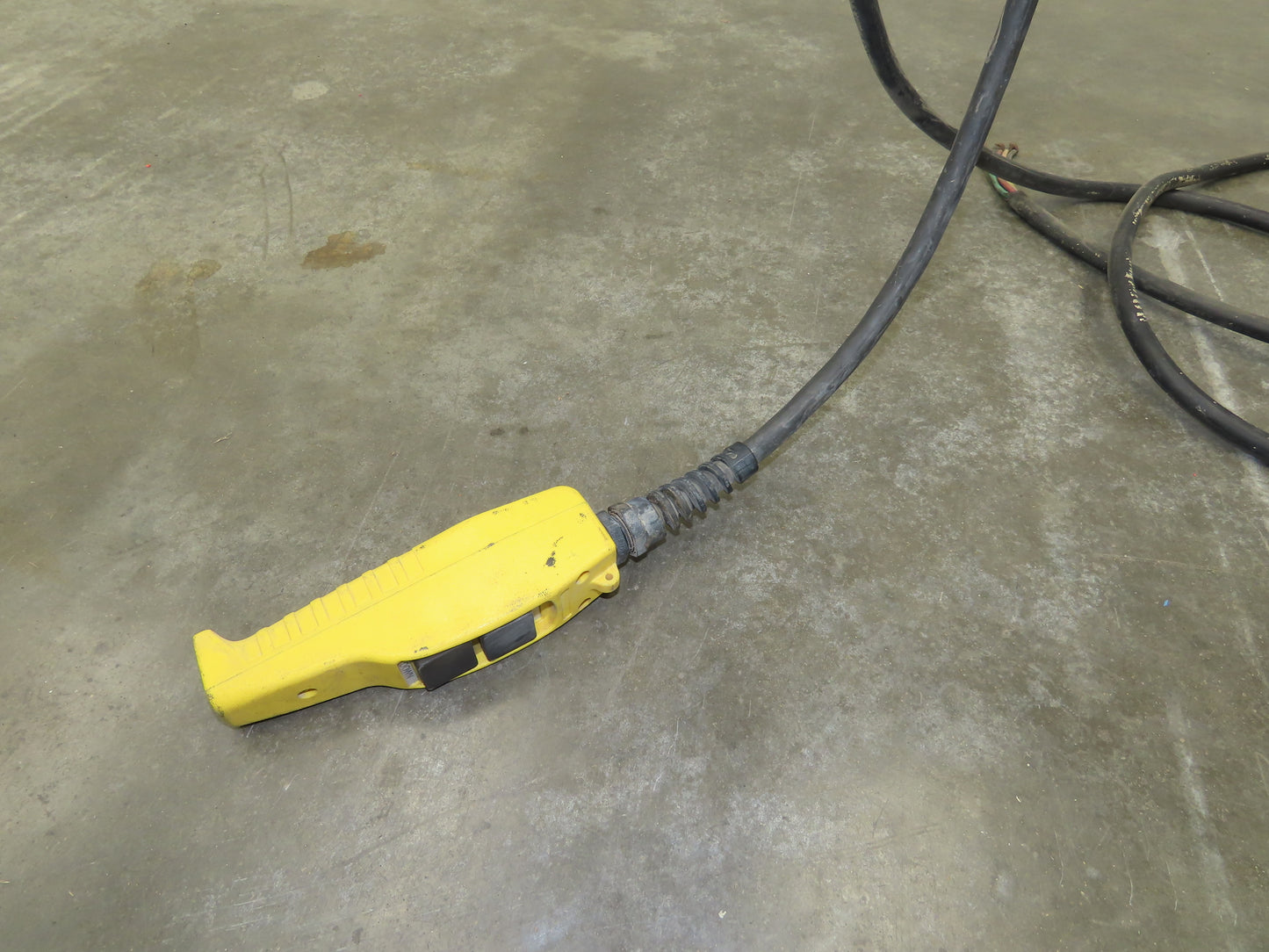 Coffing JF 1/4 Ton Electric Chain Hoist 16 FPM 9' Lift 230/460V 3PH