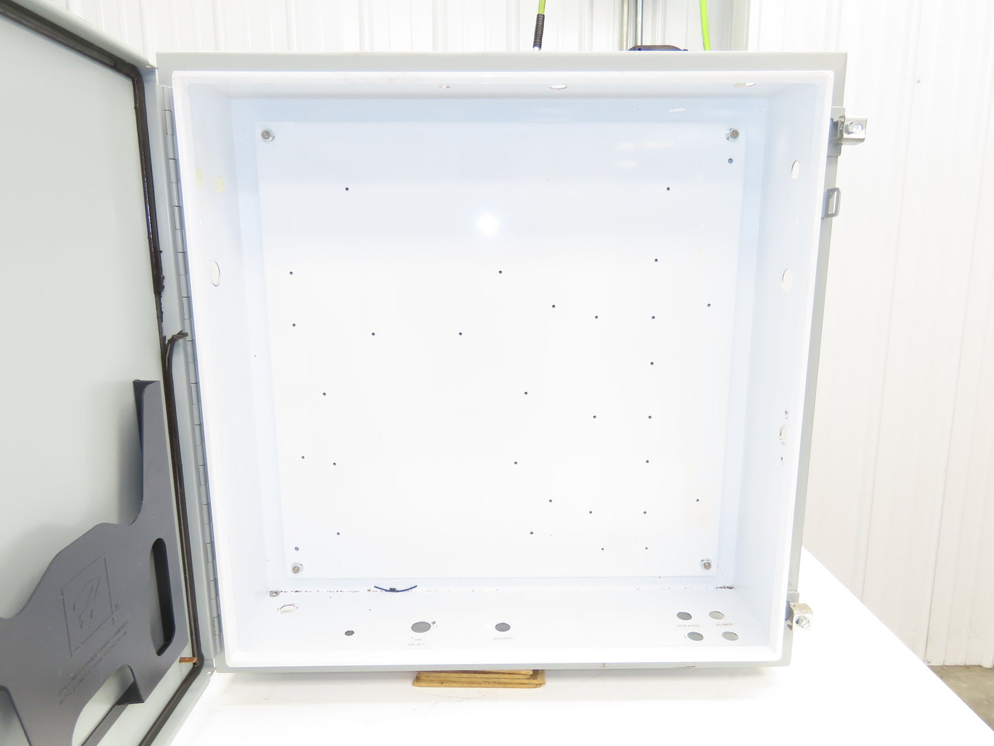 Hoffman A303010LP Electrical Enclosure 36x30x8" Wall Mount NEMA 12 Backpanel