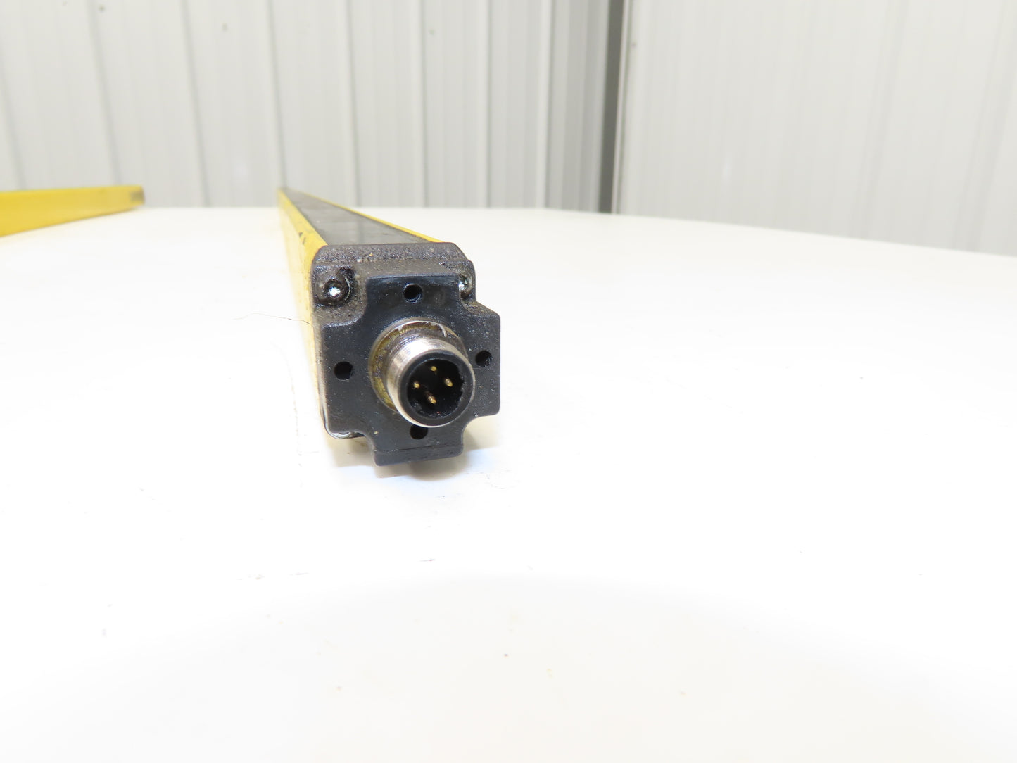 Schmersal SLC440COM-E-1290-14 Safety Light Curtain Emitter Only -Parts or Repair