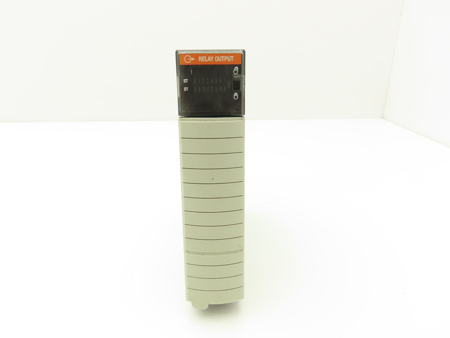 Allen Bradley 1756-OW16I A ControlLogix 16PT Relay Output 24VFW 3.003 Ser A