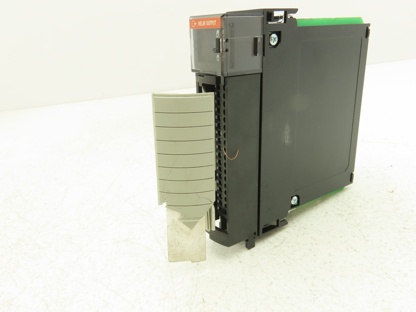 Allen Bradley 1756-OW16I A ControlLogix 16PT Relay Output 24V FW 3.003 Ser A READ