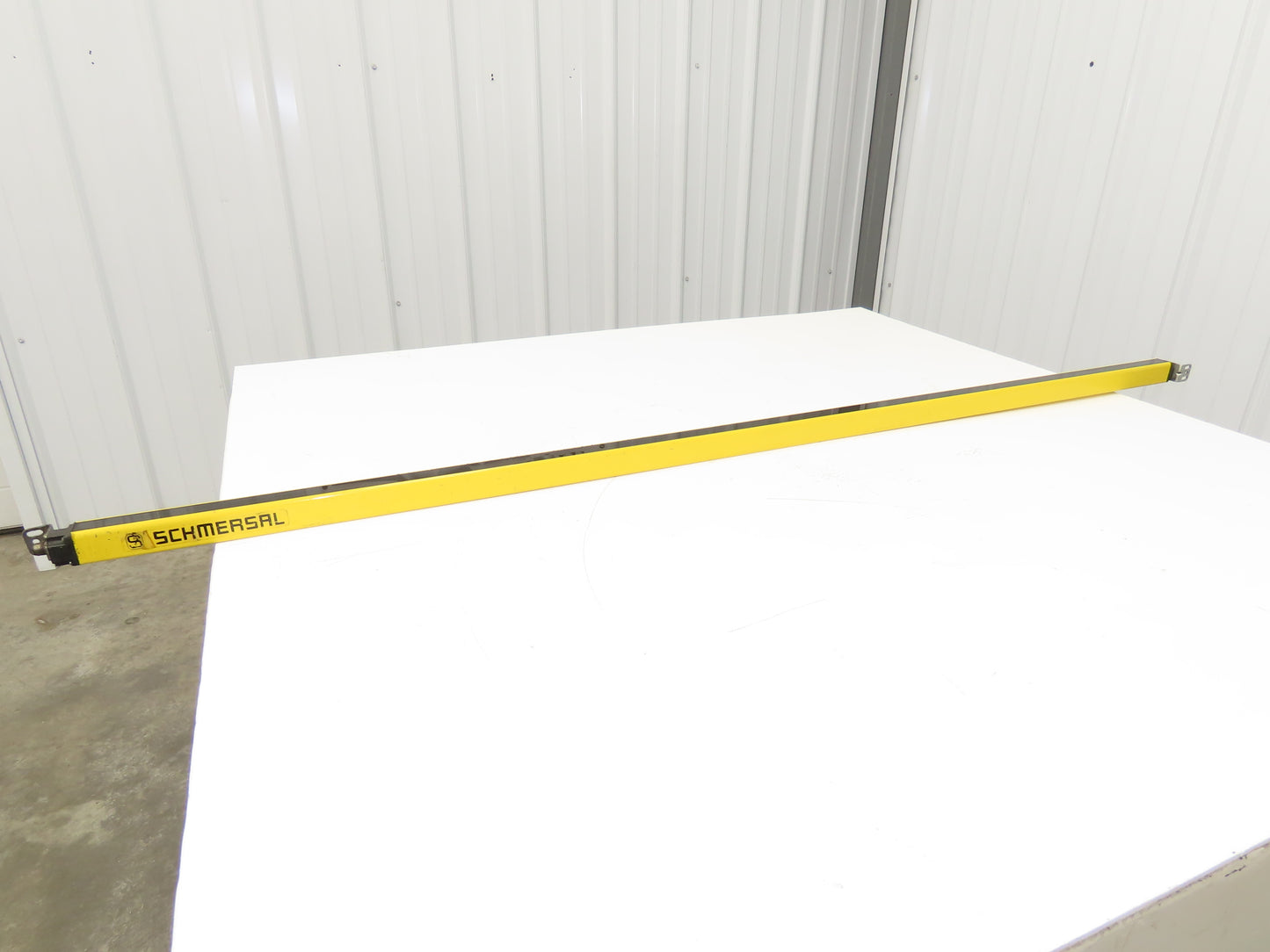 Schmersal SLC440COM-E-1450-14 Safety Light Curtain Transmitter -PARTS OR REPAIR