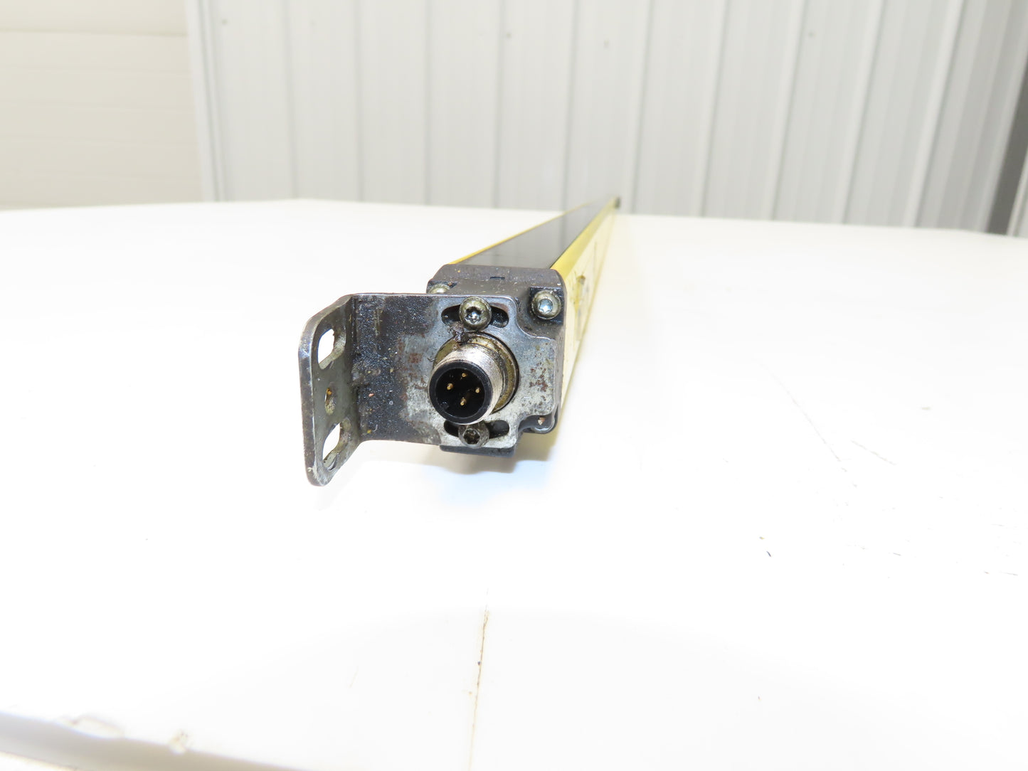 Schmersal SLC440COM-E-1450-14 Safety Light Curtain Transmitter -PARTS OR REPAIR