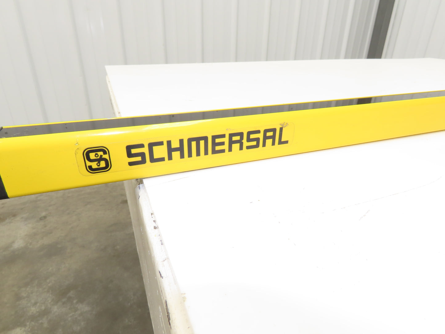 Schmersal SLC440COM-E-1450-14 Safety Light Curtain Transmitter -PARTS OR REPAIR