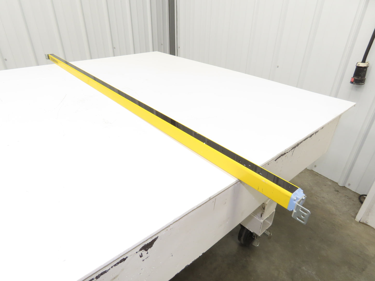 Schmersal SLC440COM-R-1450-14 Safety Light Curtain Receiver Only -Needs Repair