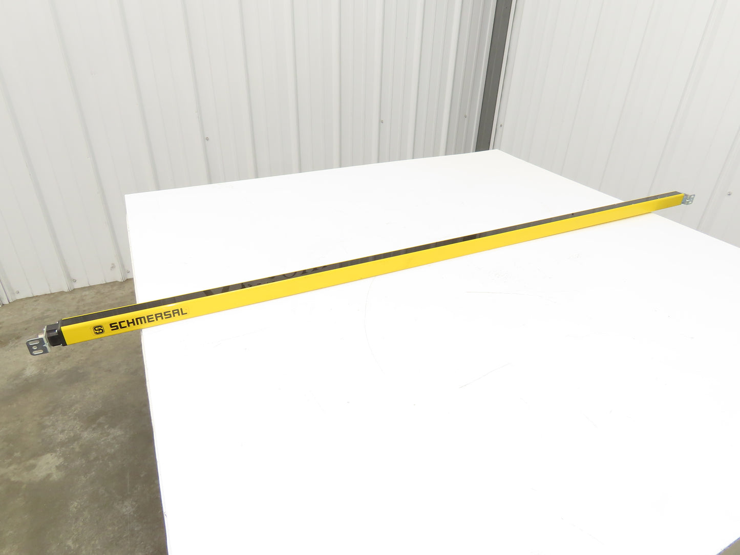 Schmersal SLC440COM-R-1450-14 Safety Light Curtain Receiver Only -Needs Repair