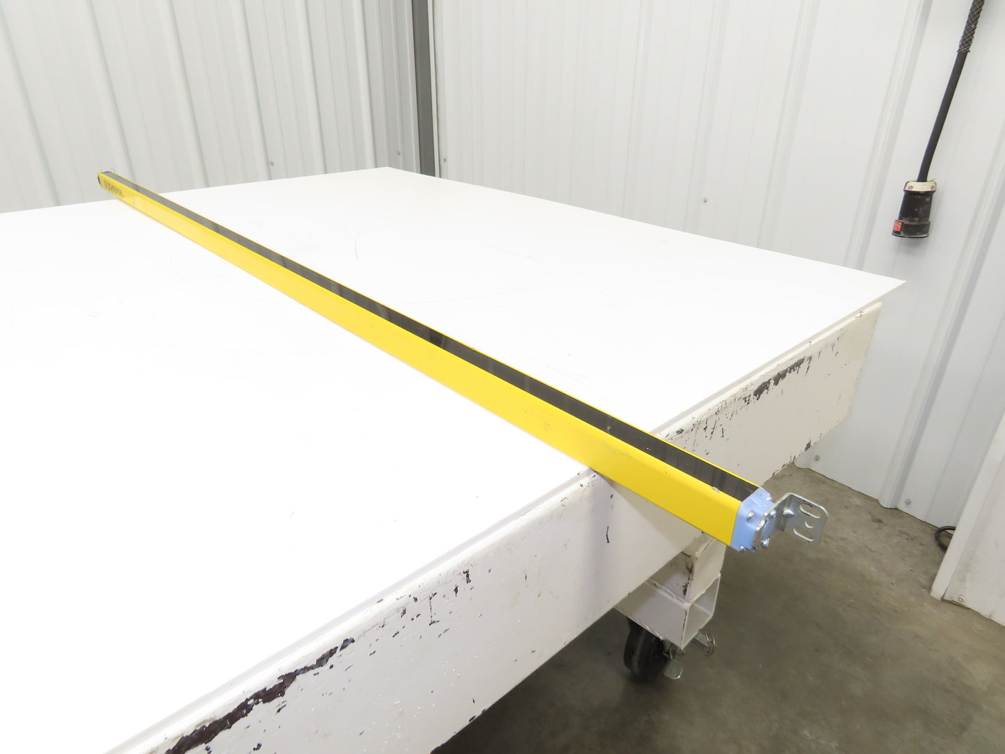 Schmersal SLC440COM-E-1450-14-1050 Safety Light Curtain Emitter -Needs Repair