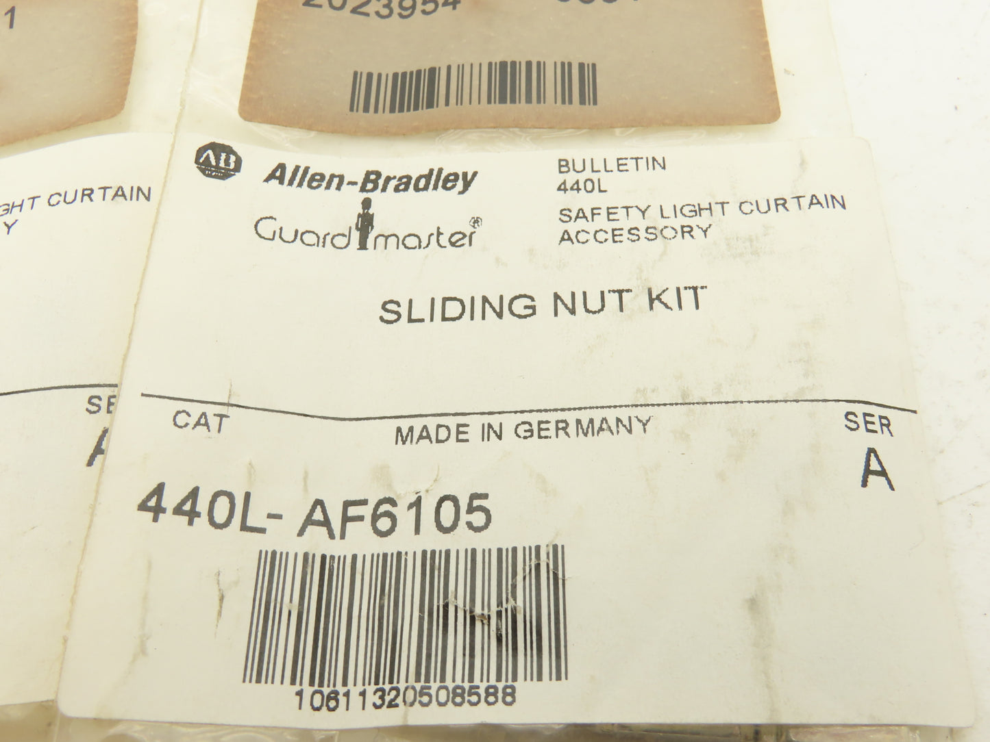 Allen-Bradley 440L-AF6105 GuardShield Light Curtain Sliding Nut Kit  Lot of 4