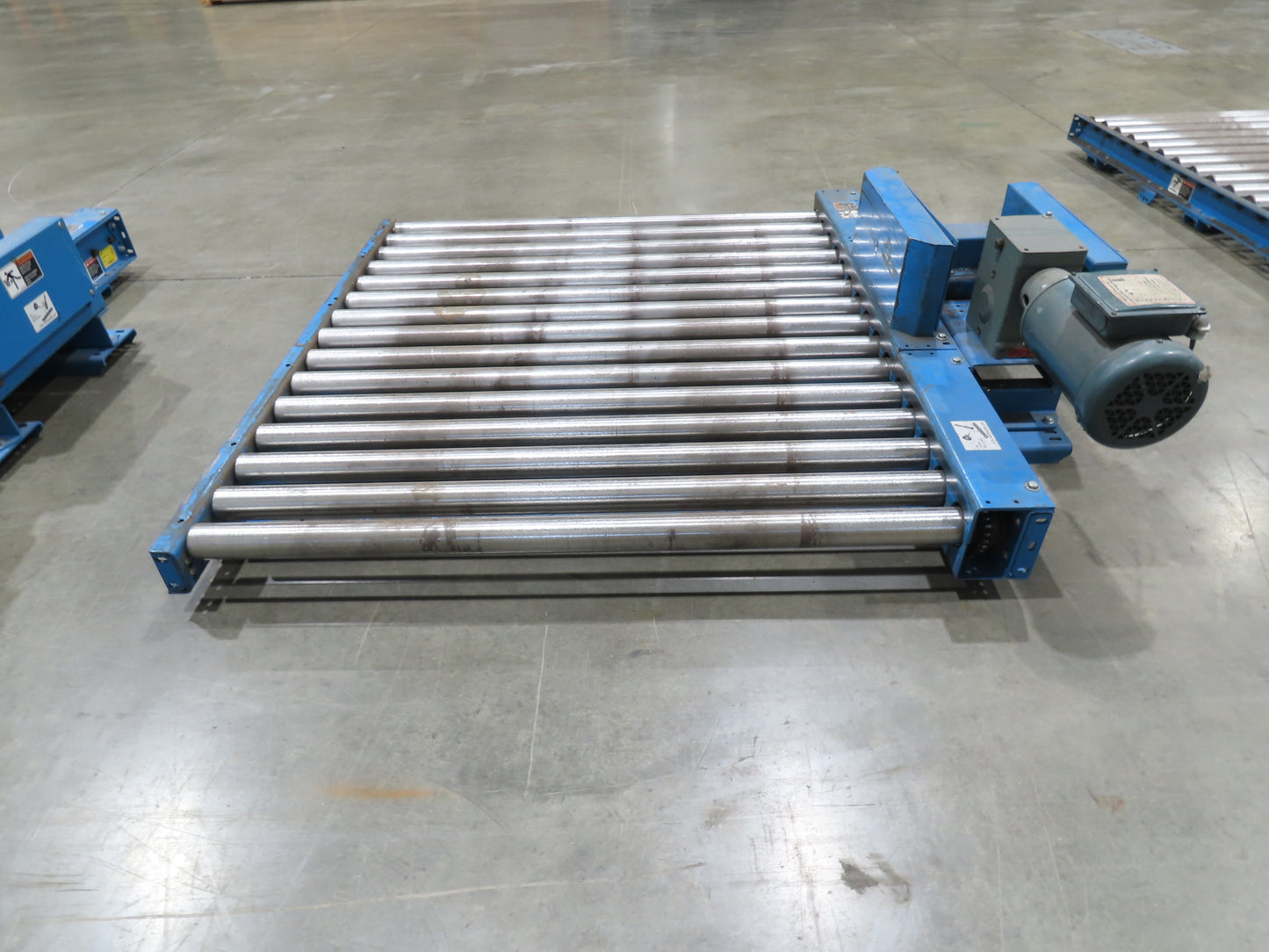 Hytrol 58"W x 5'L Pallet Conveyor 2.5"Roller 51.5"BF 3PH Chain Drive 20FPM