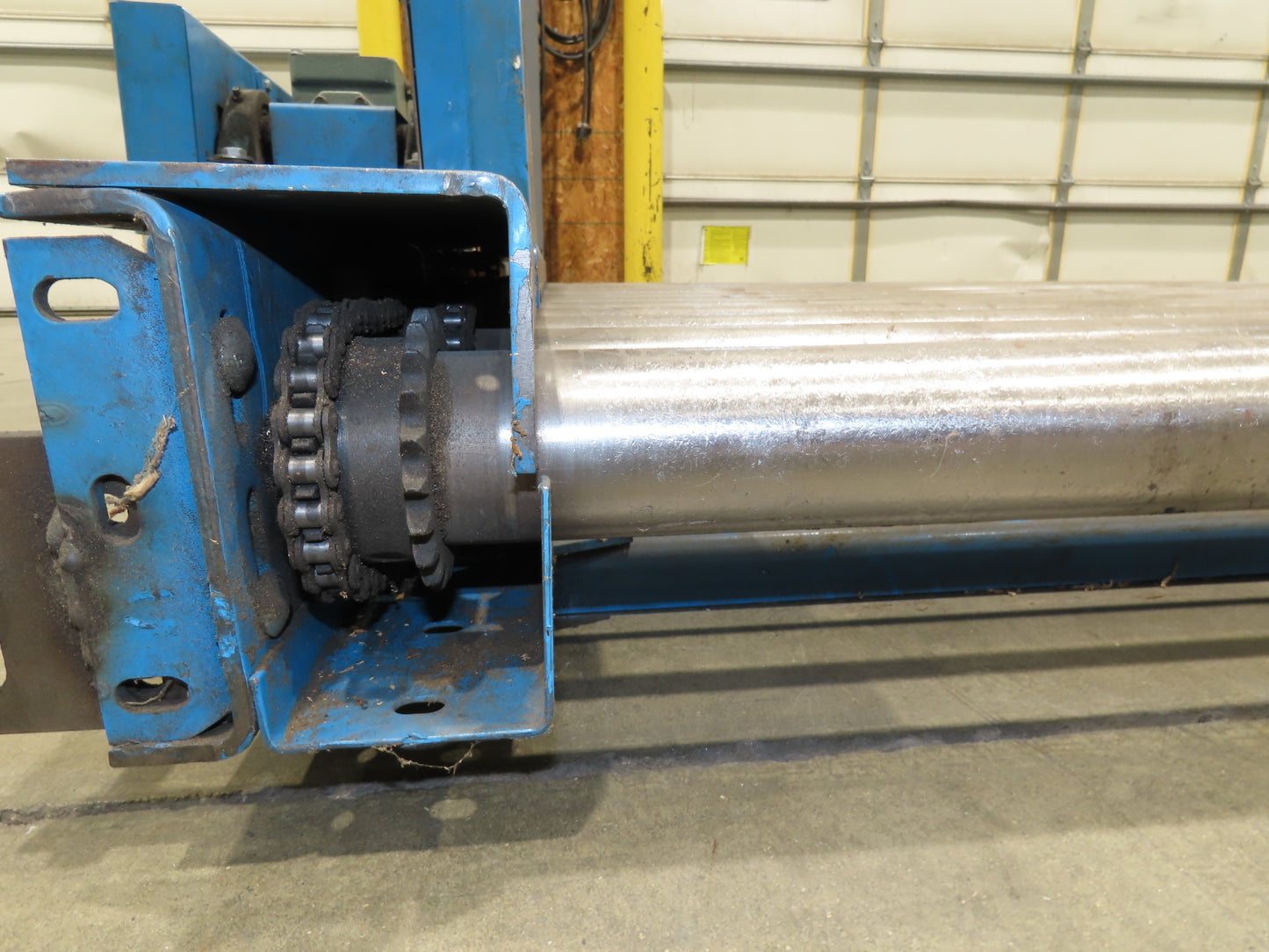 Hytrol 58"W x 5'L Pallet Conveyor 2.5"Roller 51.5"BF 3PH Chain Drive 20FPM