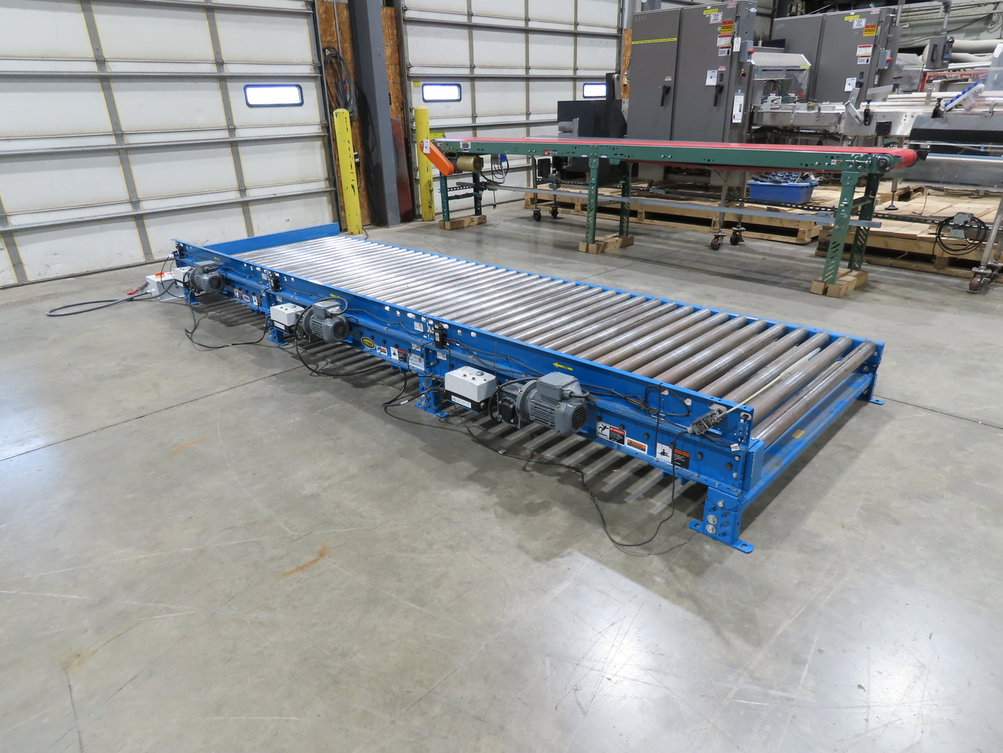 Hytrol 58"W x 15'L Pallet Conveyor 2.5"Roller 51.5"BF 3PH EZ-Logic Zones 30FPM
