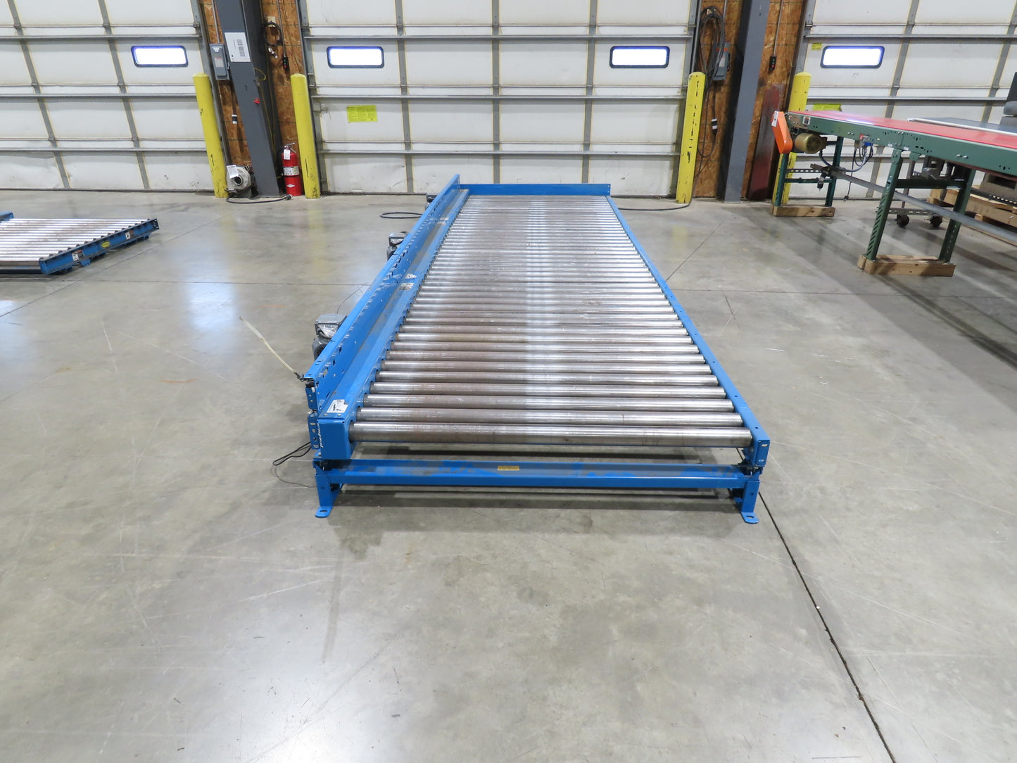 Hytrol 58"W x 15'L Pallet Conveyor 2.5"Roller 51.5"BF 3PH EZ-Logic Zones 30FPM