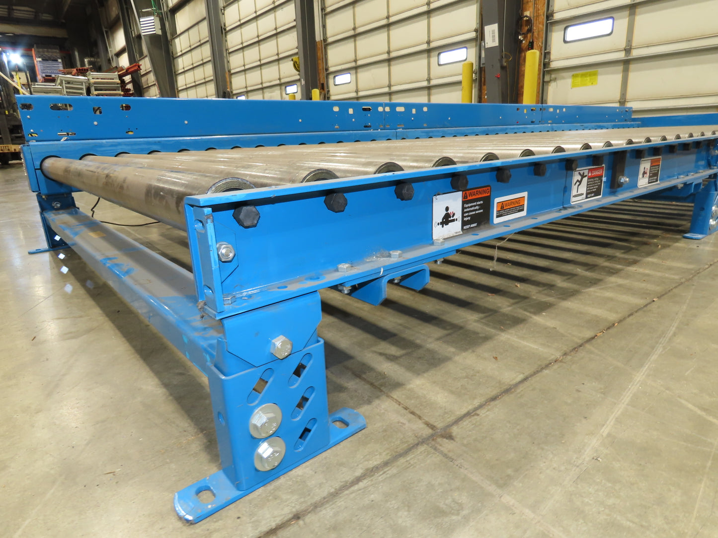 Hytrol 58"W x 15'L Pallet Conveyor 2.5"Roller 51.5"BF 3PH EZ-Logic Zones 30FPM