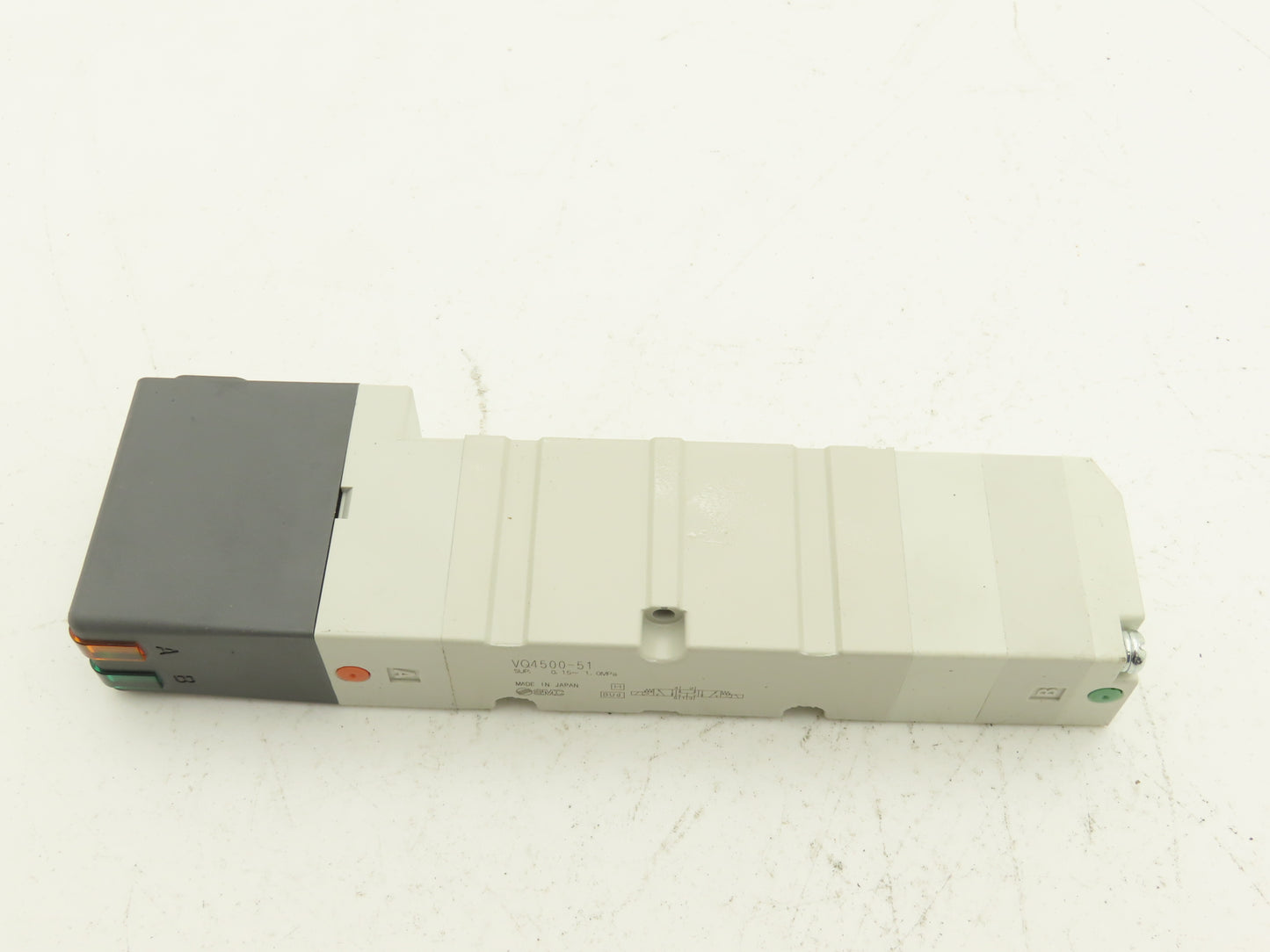 SMC VQ4500-51 Pneumatic Solenoid Valve 3-Pos 24VDC