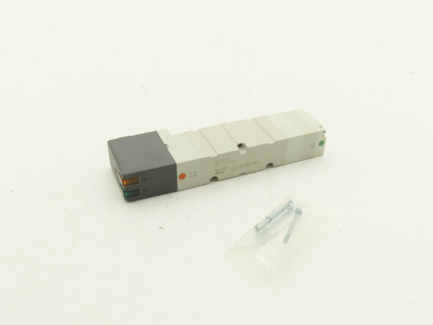 SMC VQ4500-51 Pneumatic Solenoid Valve 3-Pos 24VDC
