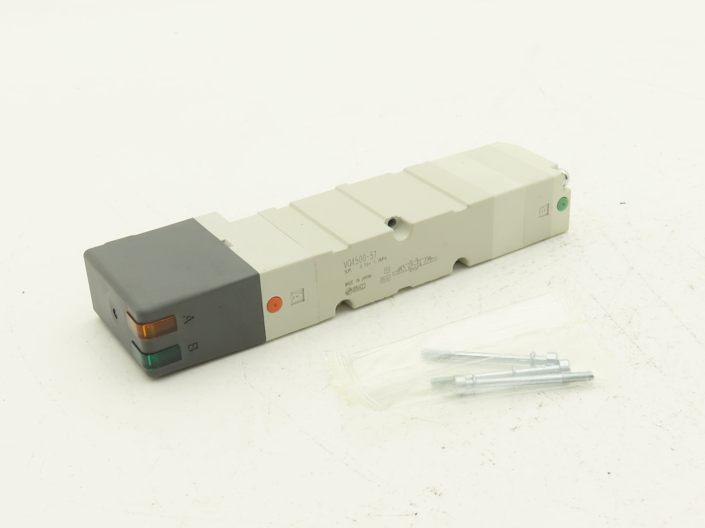 SMC VQ4500-51 Pneumatic Solenoid Valve 3-Pos 24VDC