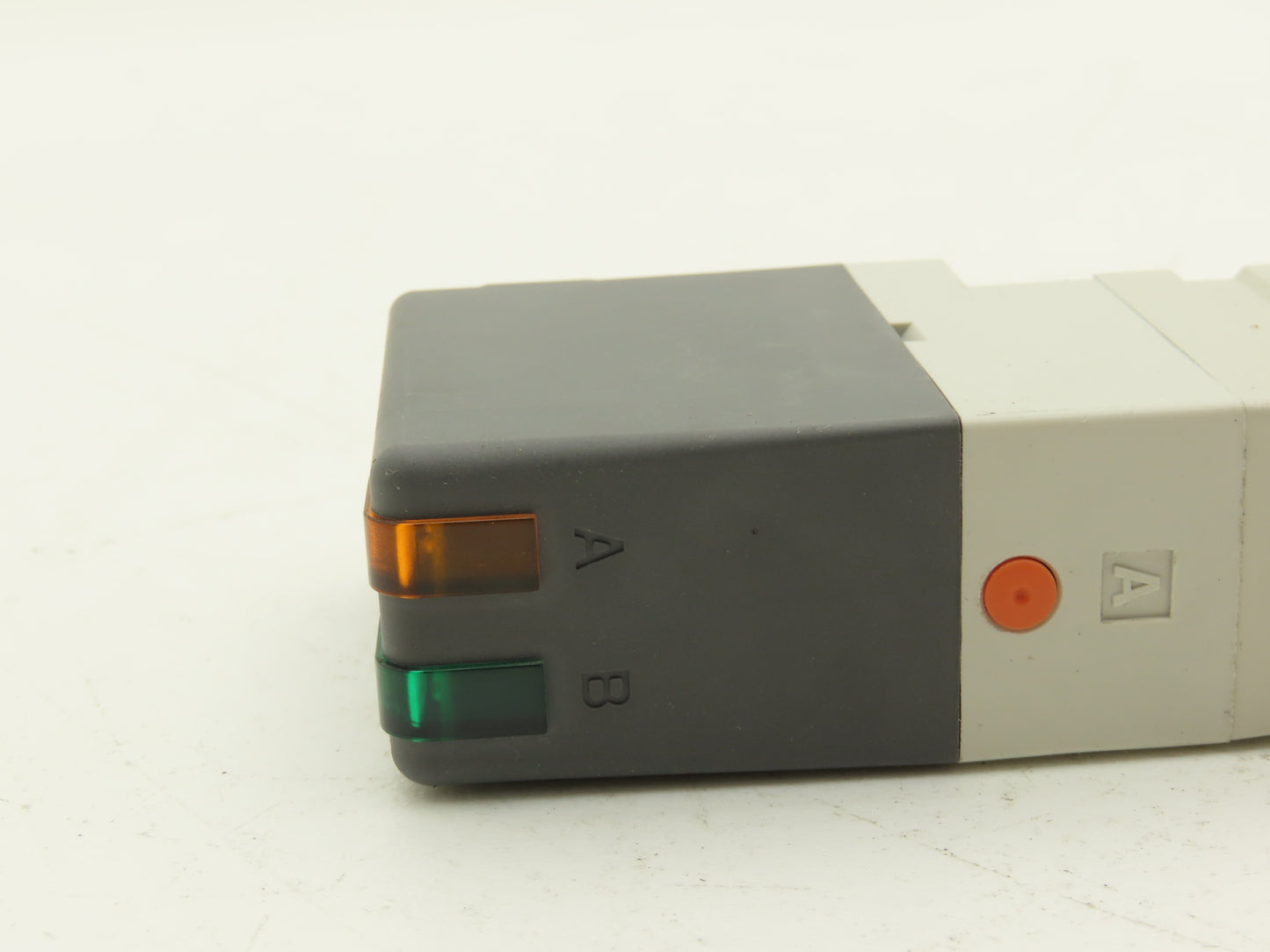 SMC VQ4500-51 Pneumatic Solenoid Valve 3-Pos 24VDC