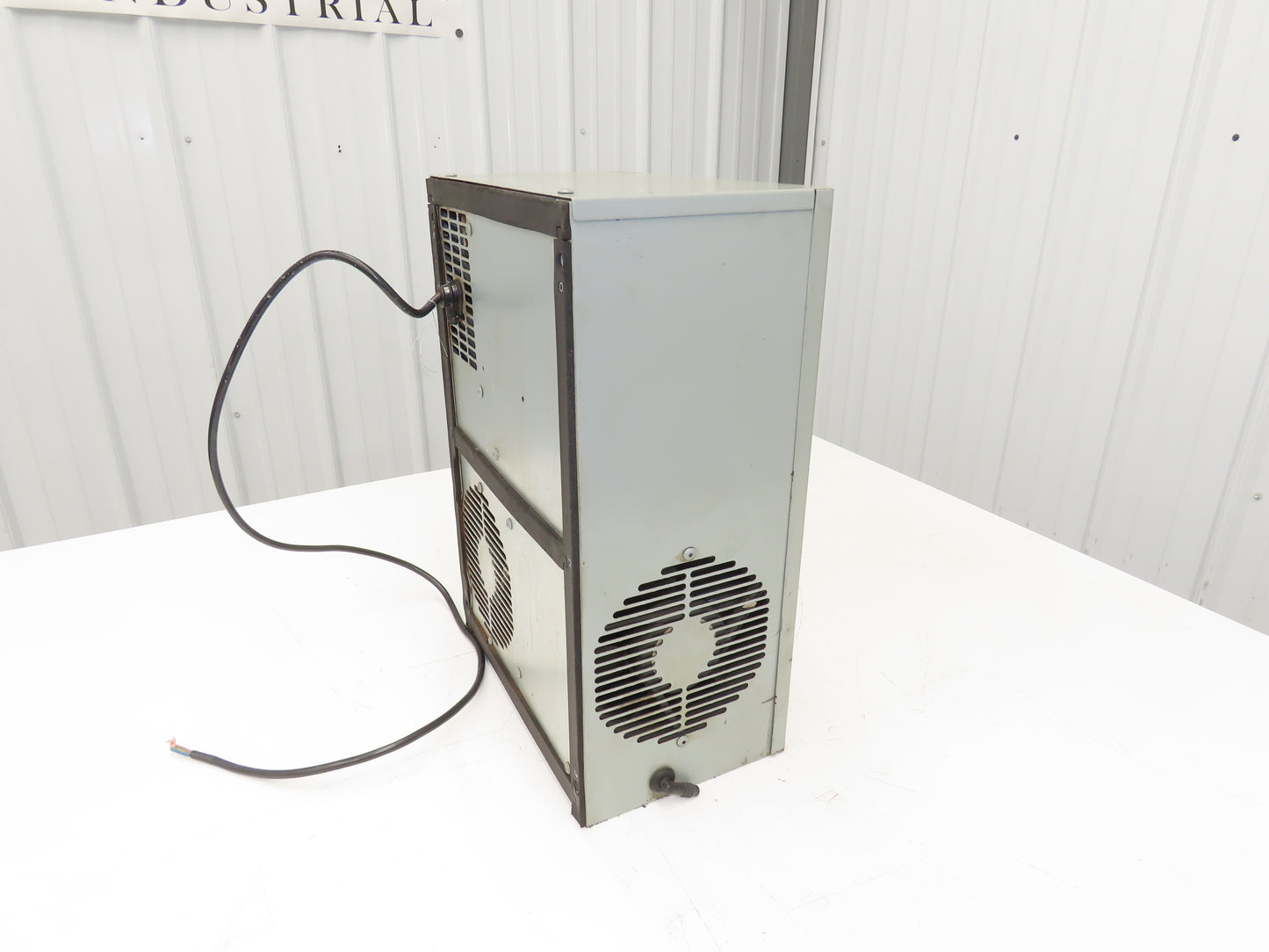 McLean M170216G009 Enclosure Cooling Air Conditioner 1800 BTU 527W 115V