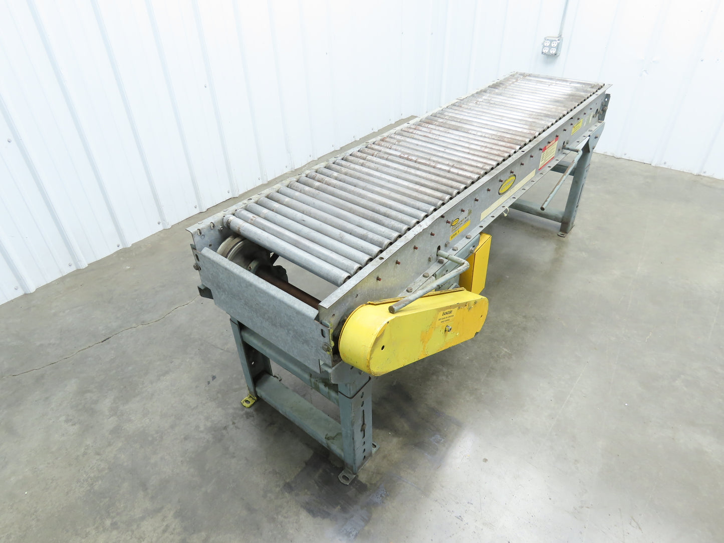 Hytrol 18"x 6' Accumulation Roller Conveyor 16"BF 1-3/8"Roller V-Belt Drive 3PH