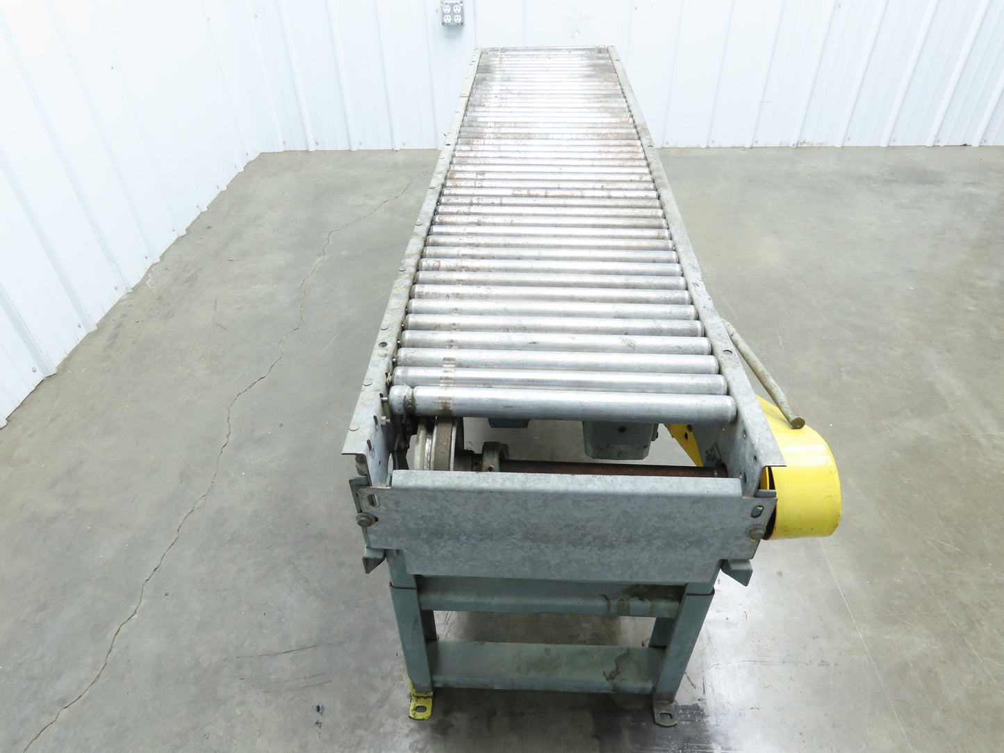 Hytrol 18"x 6' Accumulation Roller Conveyor 16"BF 1-3/8"Roller V-Belt Drive 3PH