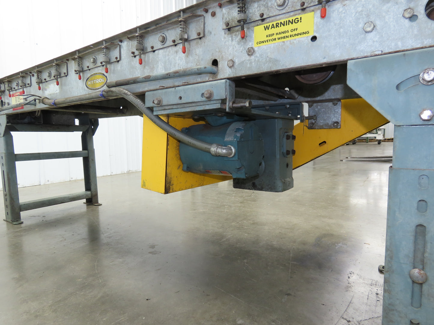 Hytrol 18"x 6' Accumulation Roller Conveyor 16"BF 1-3/8"Roller V-Belt Drive 3PH