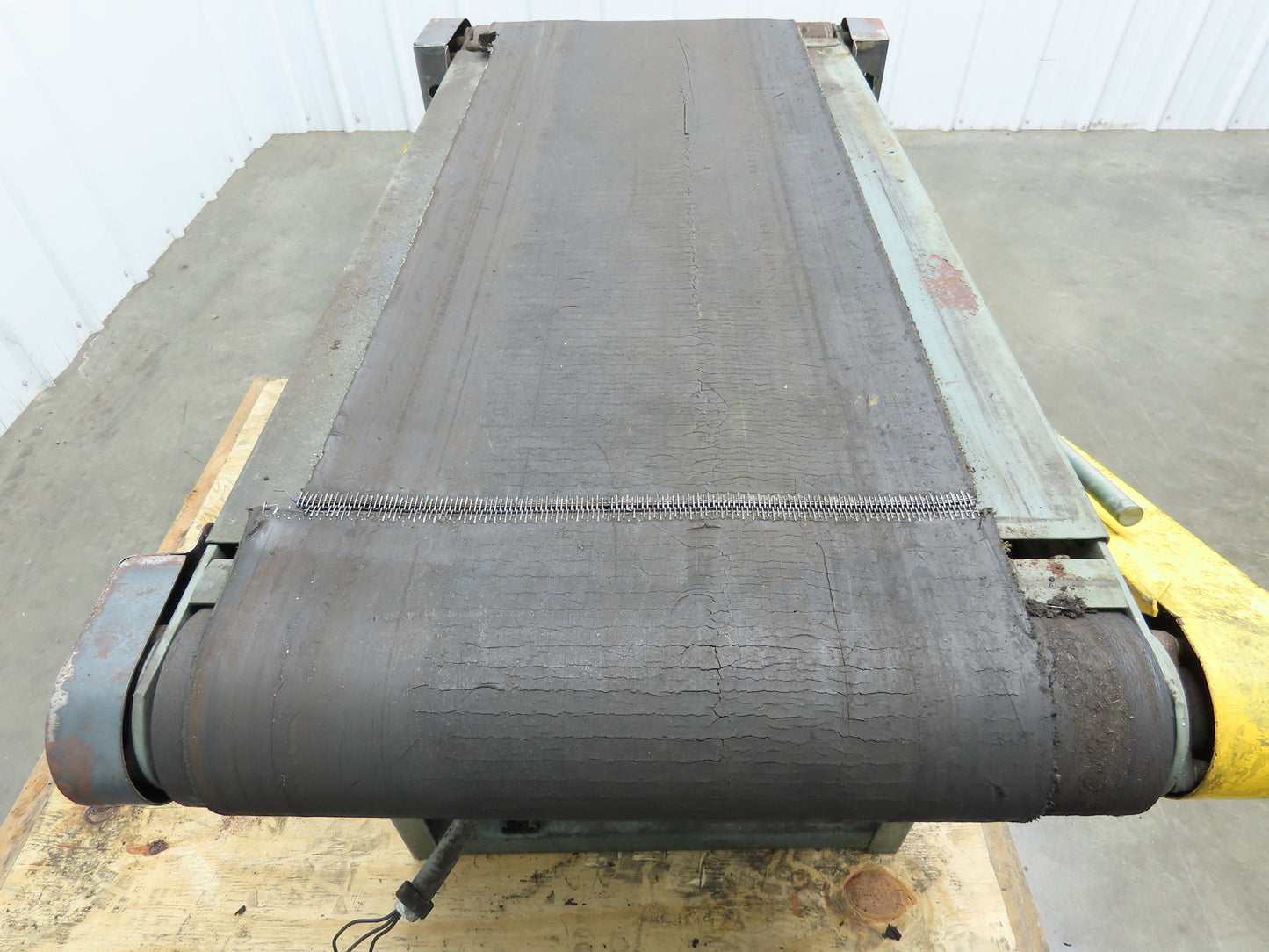 Hytrol 22"x 47" Slider Bed Conveyor 17"Belt 1/3Hp 3PH Belt/Chain Drive 65FPM