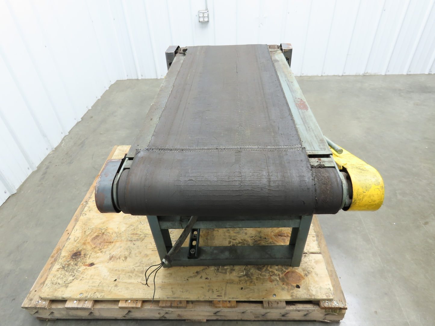 Hytrol 22"x 47" Slider Bed Conveyor 17"Belt 1/3Hp 3PH Belt/Chain Drive 65FPM