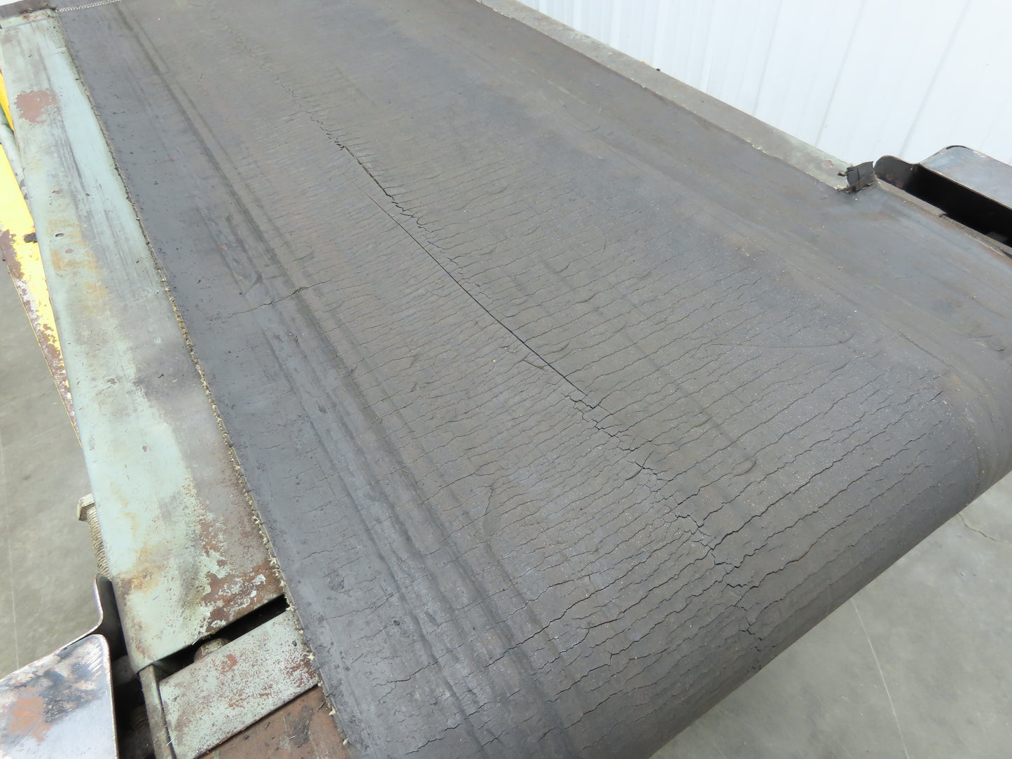 Hytrol 22"x 47" Slider Bed Conveyor 17"Belt 1/3Hp 3PH Belt/Chain Drive 65FPM