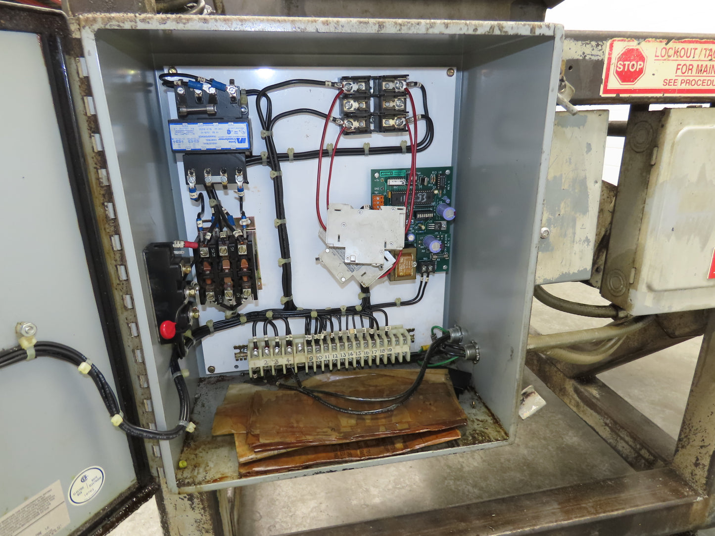 Jeffrey Indresco Model 100 HP Vibratory Feeder Magnetic Drive 480V 10A 1Ph