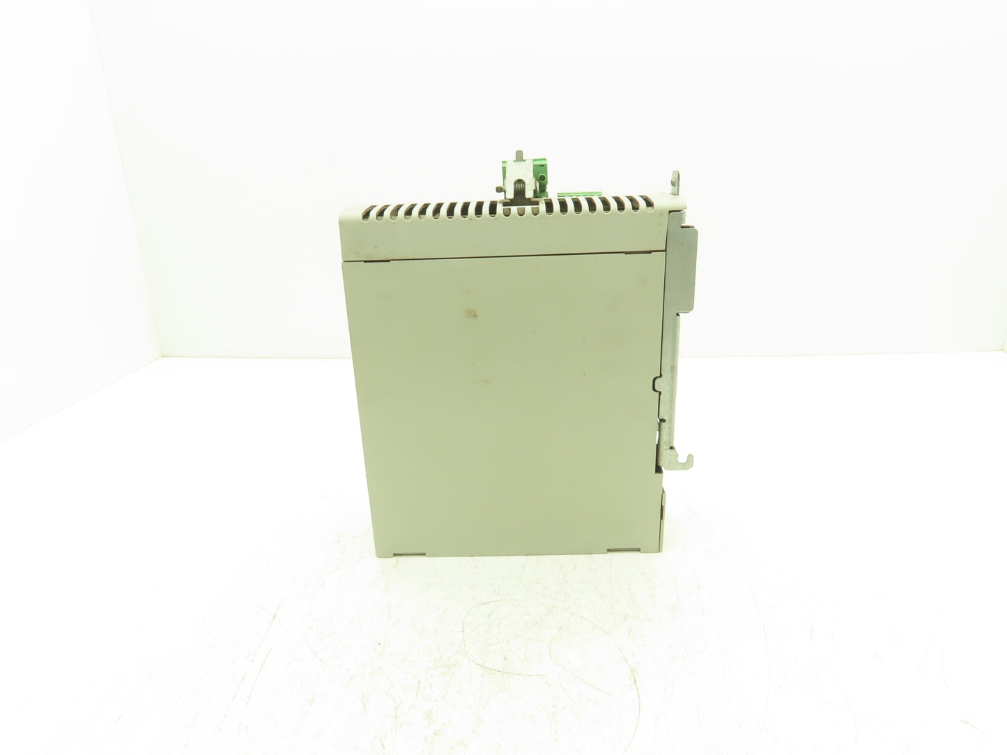 Allen Bradley 2094-BM01-M 9A Axis Power Module VFD 480V 3Ph 0-590Hz 21.6A Ser A