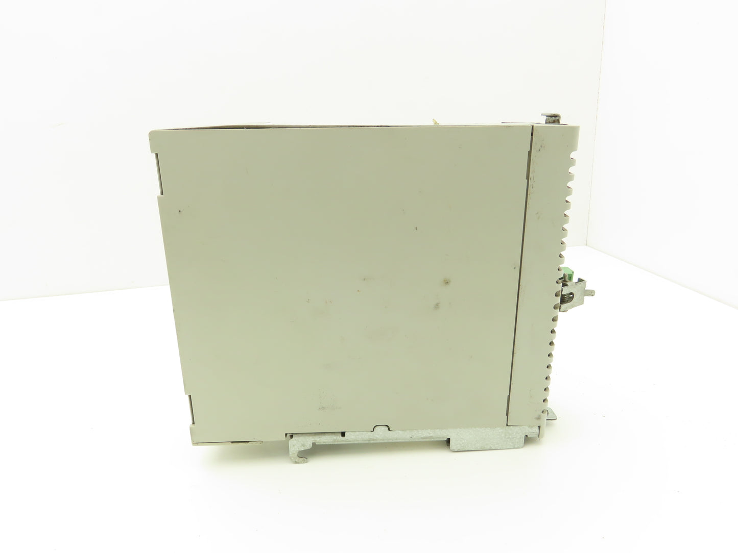 Allen Bradley 2094-BM01-M 9A Axis Power Module VFD 480V 3Ph 0-590Hz 21.6A READ