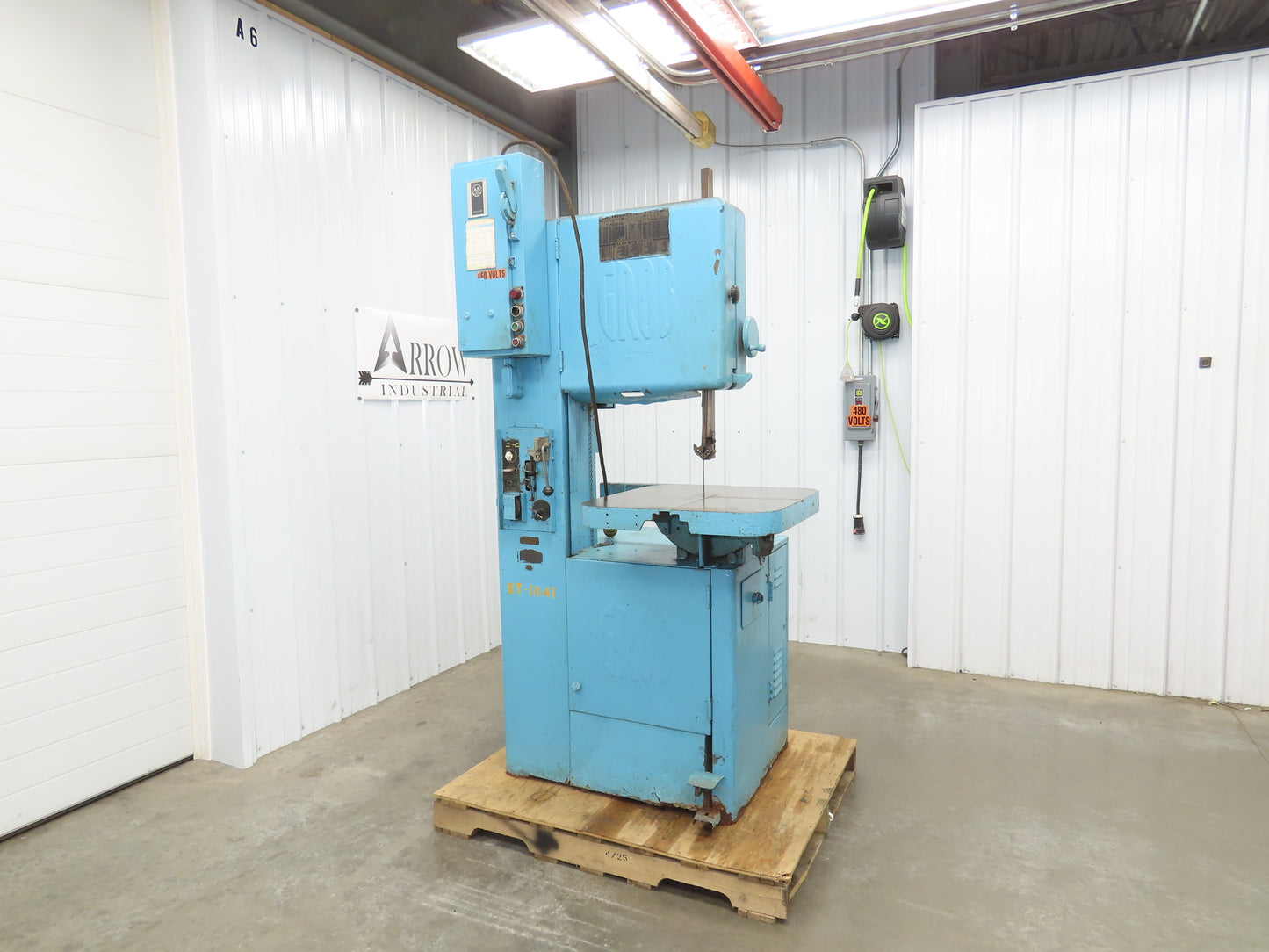 Grob Brothers NS18 Vertical Bandsaw 18" Throat 1Hp 230/460V 3Ph Metal Wood