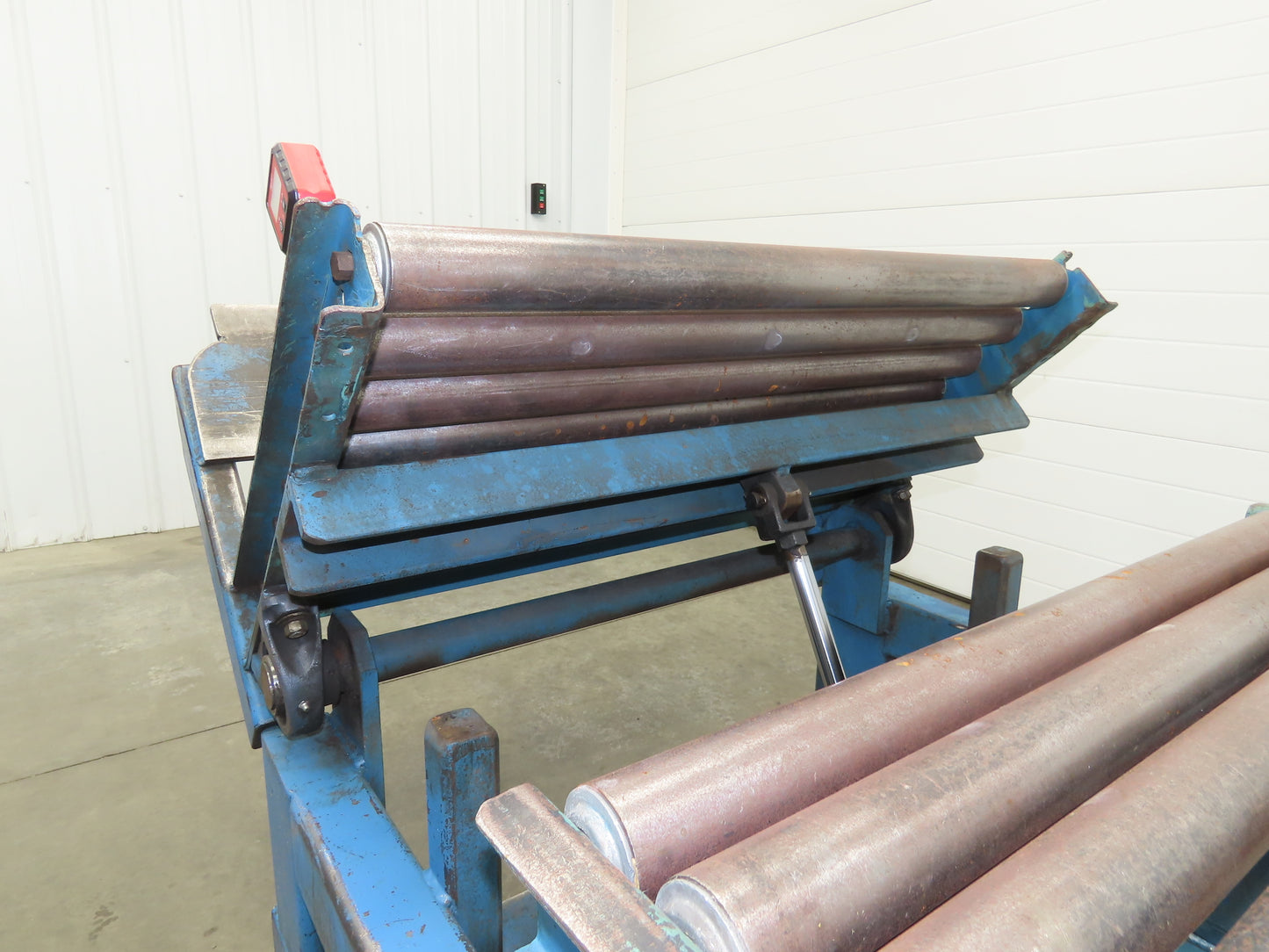 Hutco 36"x 60" Gravity Roller Conveyor Tipper Load Unloader 45° Tilt 2.5"Rollers
