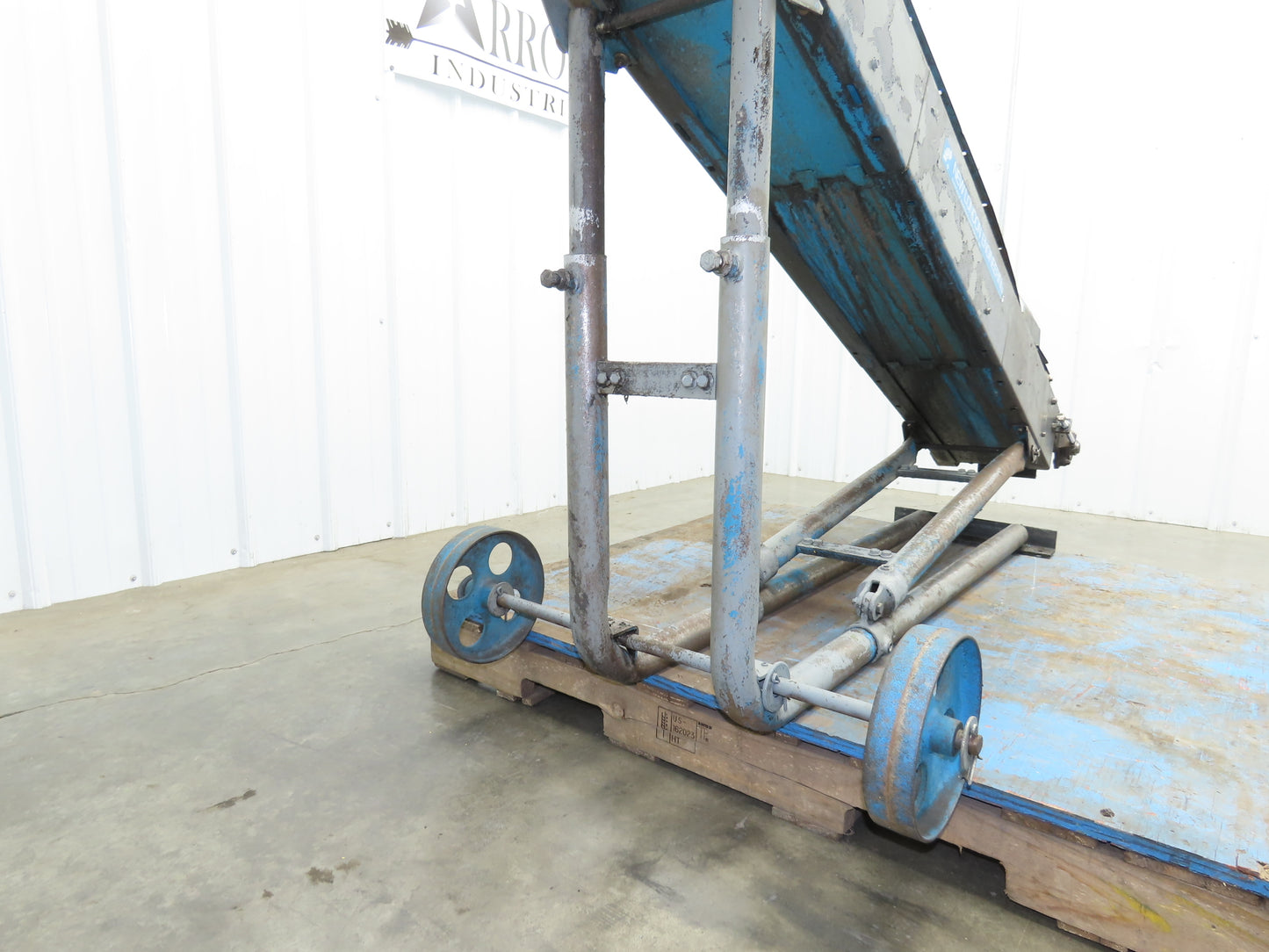 New London Engineering 500-6-6' Incline Parts Conveyor 6" Cleated Belt 3PH 82"L