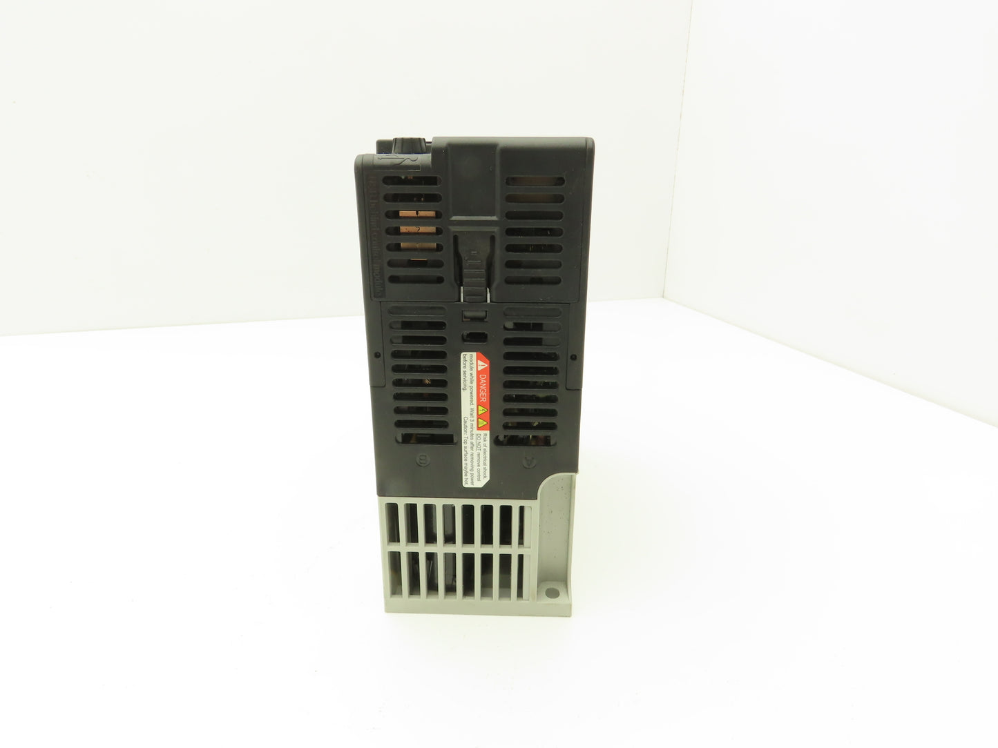 Allen Bradley 25B-D6P0N104 Powerflex 525 3Hp VFD AC Drive 480V 50/60Hz FRN 5.001