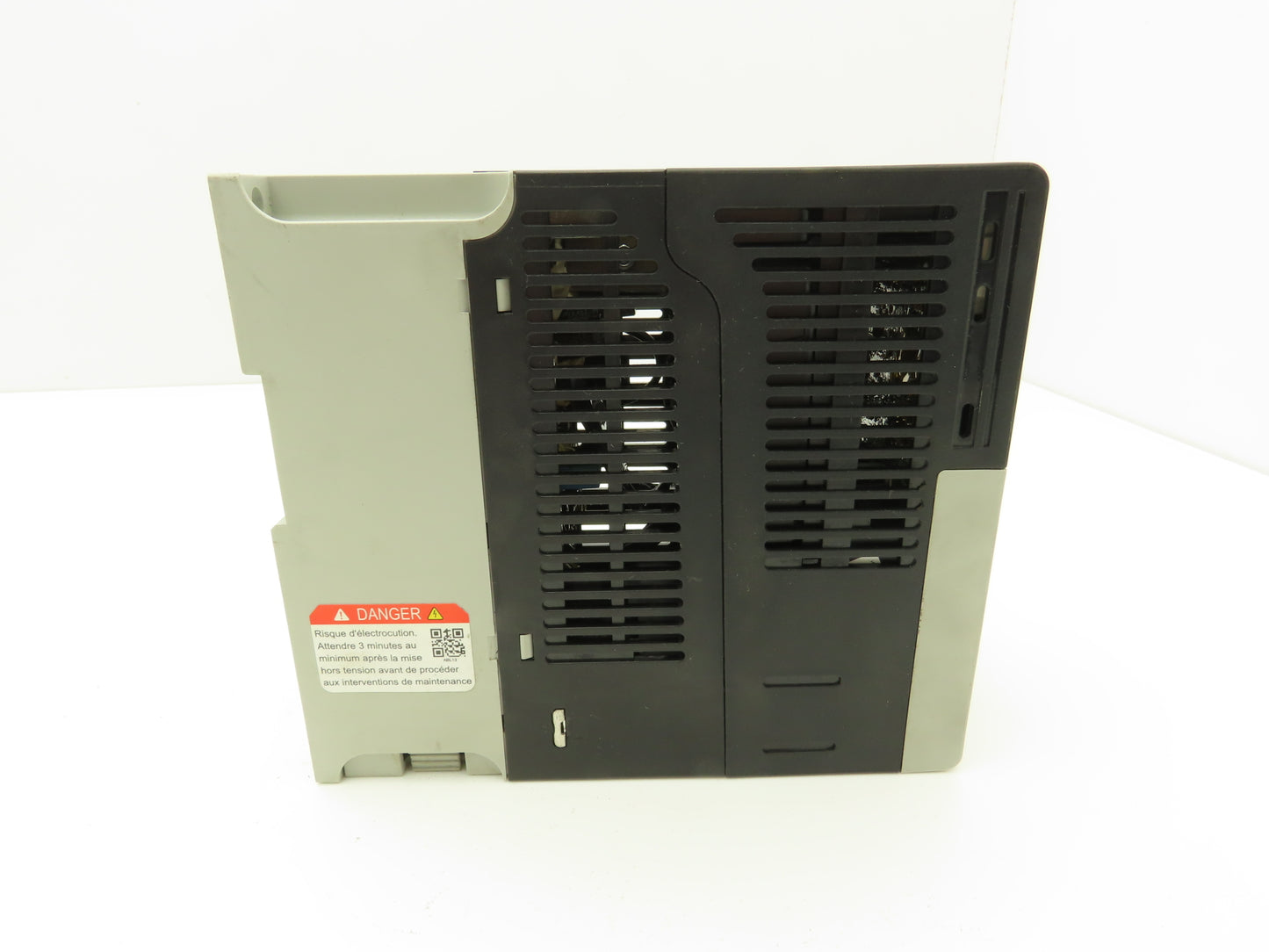 Allen Bradley 25B-D6P0N104 Powerflex 525 3Hp VFD AC Drive 480V 50/60Hz FRN 5.001