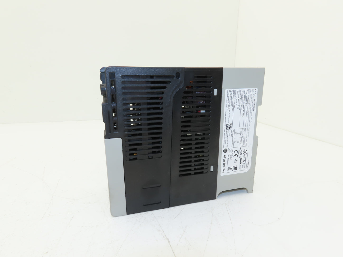 Allen Bradley 25B-D2P3N104 PowerFlex 525 VFD AC Drive 1Hp 480V 3Ph FRN 5.001