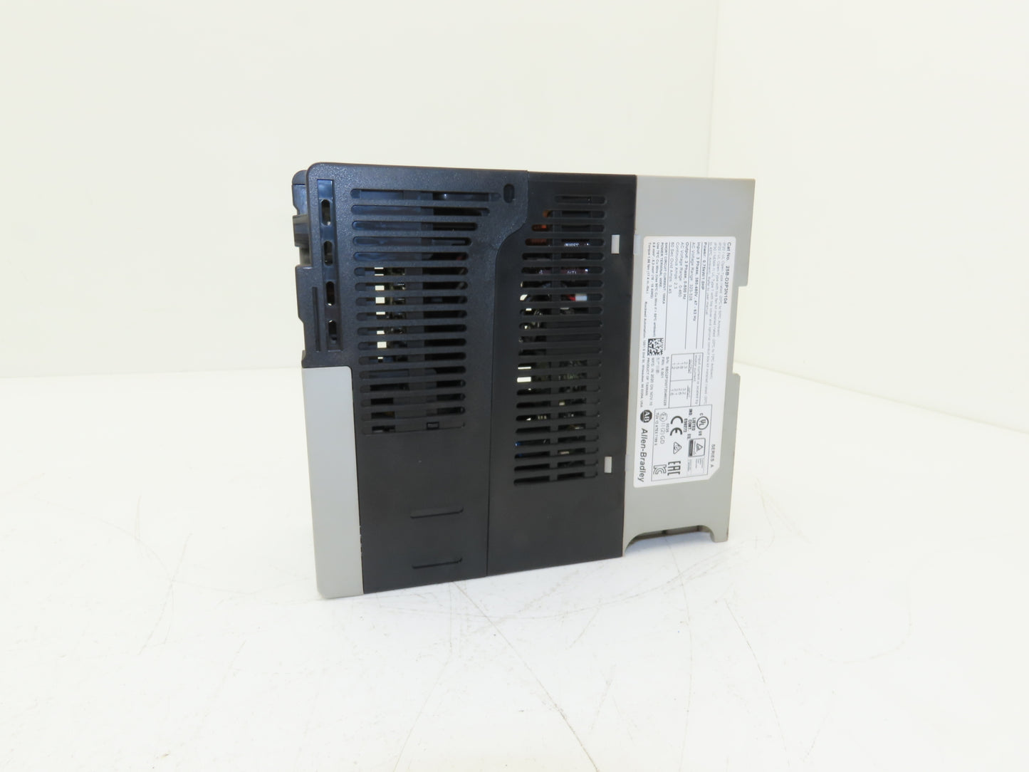 Allen Bradley 25B-D2P3N104 PowerFlex 525 VFD AC Drive 1Hp 480V 3Ph FRN 6.001
