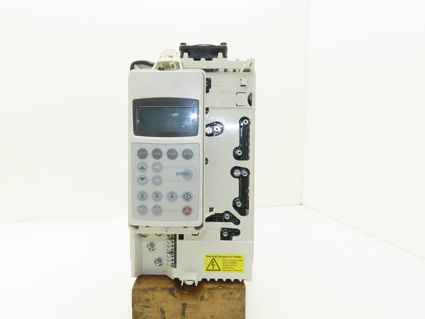 ABB ACS800-U1-0011-5+P901 Variable Speed AC Drive VFD 7.5kw 10Hp 480V 3PH