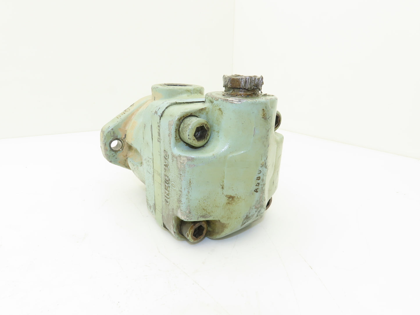 Denison TMB 005 21L2 Hydraulic Vane Pump 5gpm 2000psi 2-Bolt SAE-A 3/4" Shaft