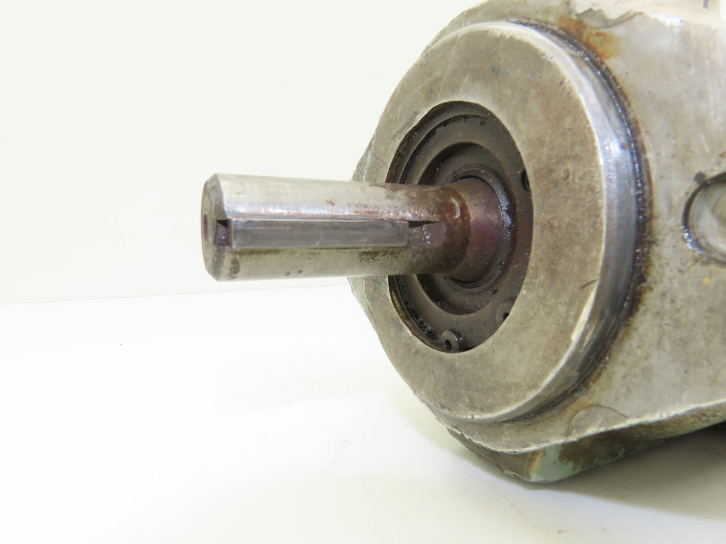 Denison TMB 005 21L2 Hydraulic Vane Pump 5gpm 2000psi 2-Bolt SAE-A 3/4" Shaft