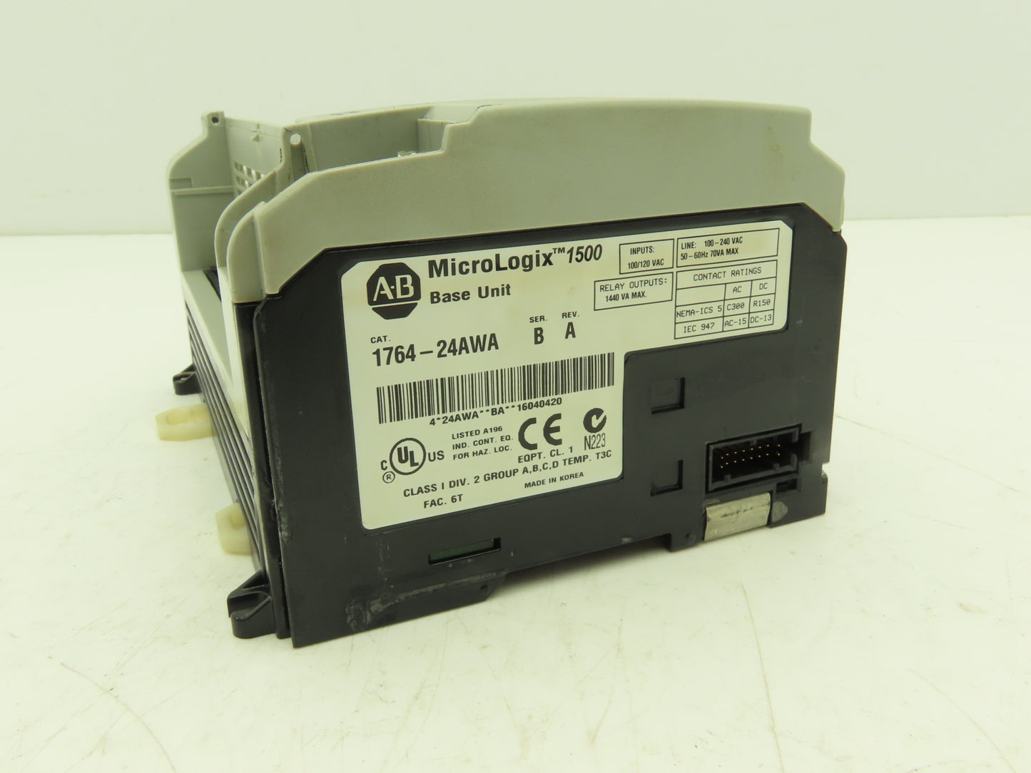 Allen Bradley 1764-24AWA MicroLogix 1500 Base Unit 24 Point Series B Rev A READ